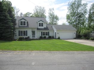 12177 Reyburn Dr NE, Sparta, MI 49345