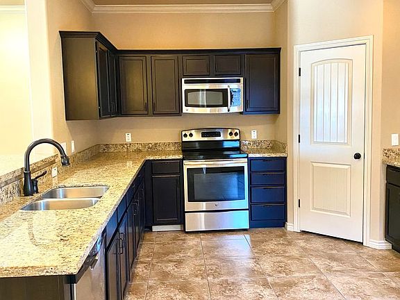 4th image of 1207 Old Course Rd