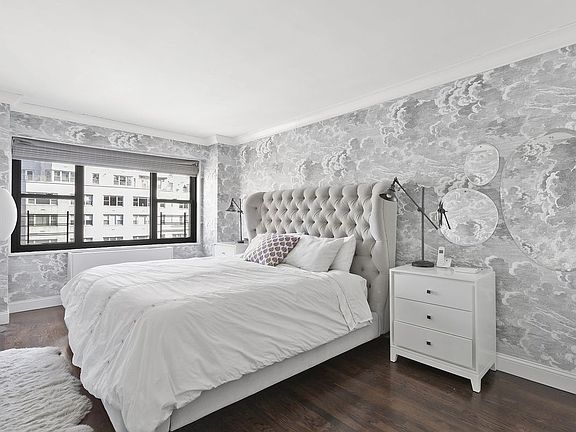 4th image of 1402 3rd Ave #17C