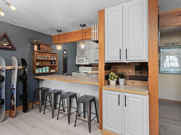 3rd image of 7 Cypress Court UNIT 7