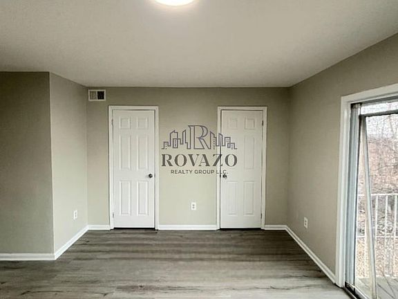 4th image of 297 Avon Ave #1