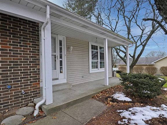 4th image of 18202 Windmill Ct