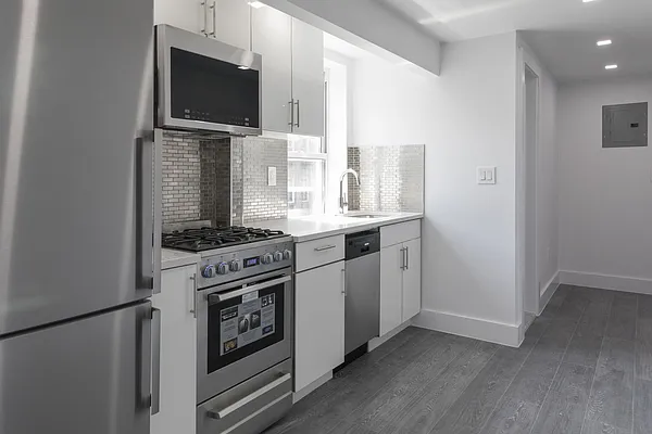 Rented by Kahen Properties | media 15