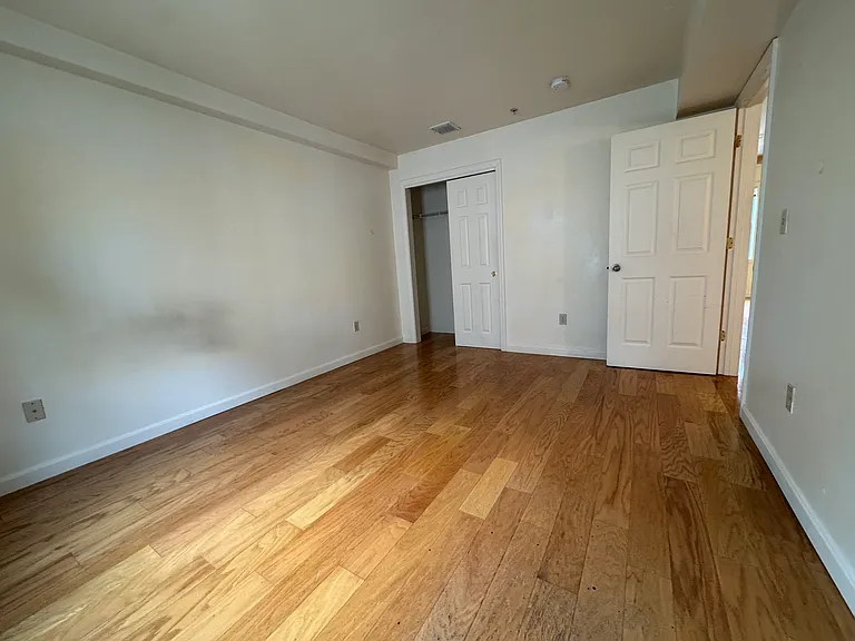 34 Raymond St #2A — Photo 6
