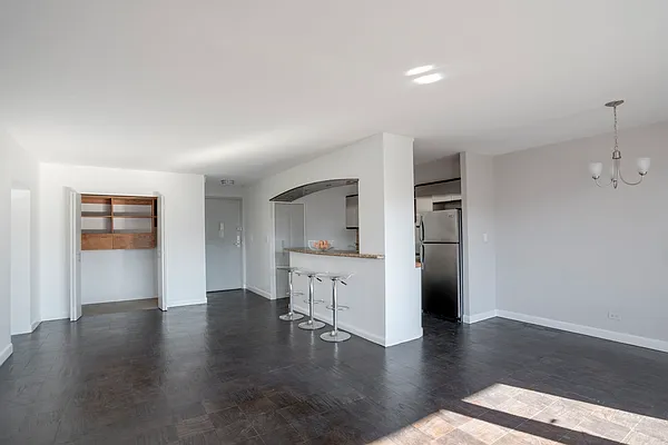 Rented by R New York | media 16