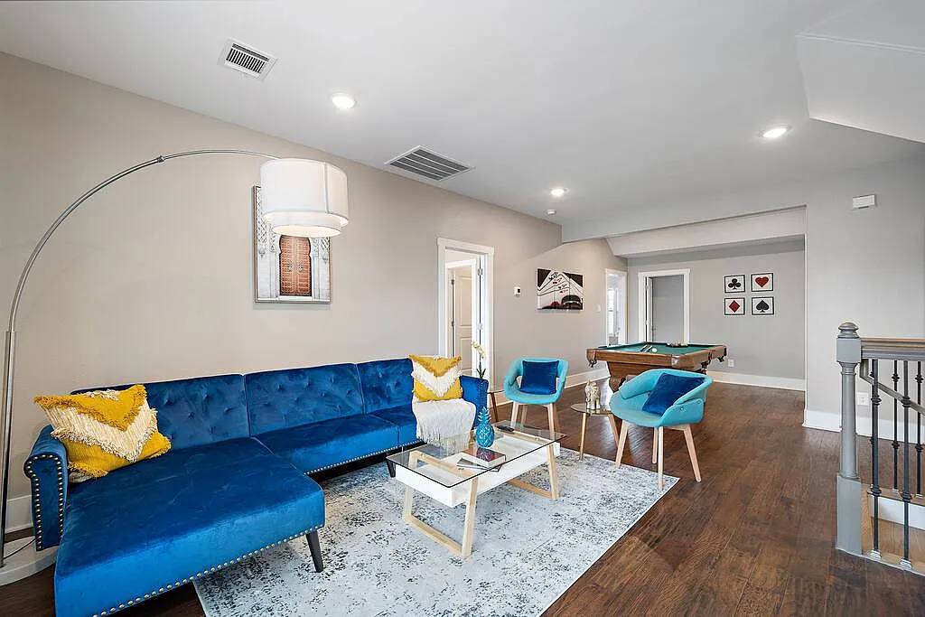 4 bed, $6,000 — Photo 2