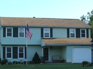 50 Country View Dr, South Windsor, CT 06074