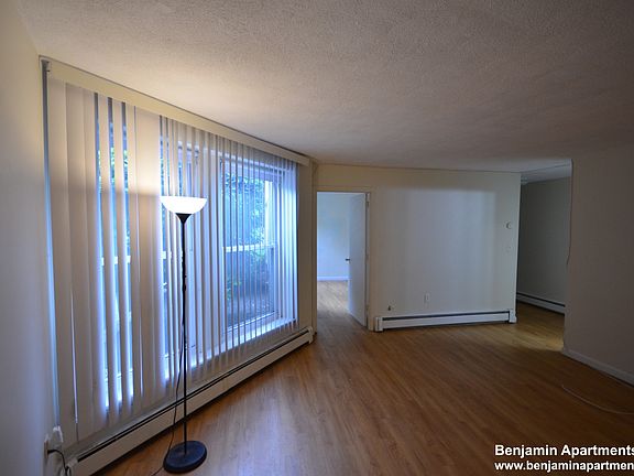 3rd image of 6 Gerald Rd #1