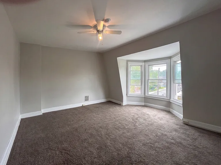 334 Oak St — Photo 10