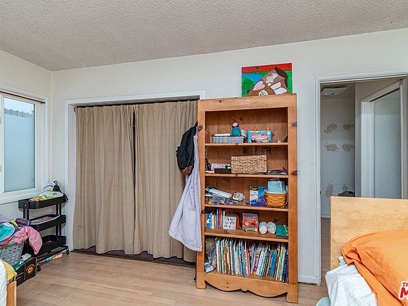 3rd image of 4444 Dawes Ave