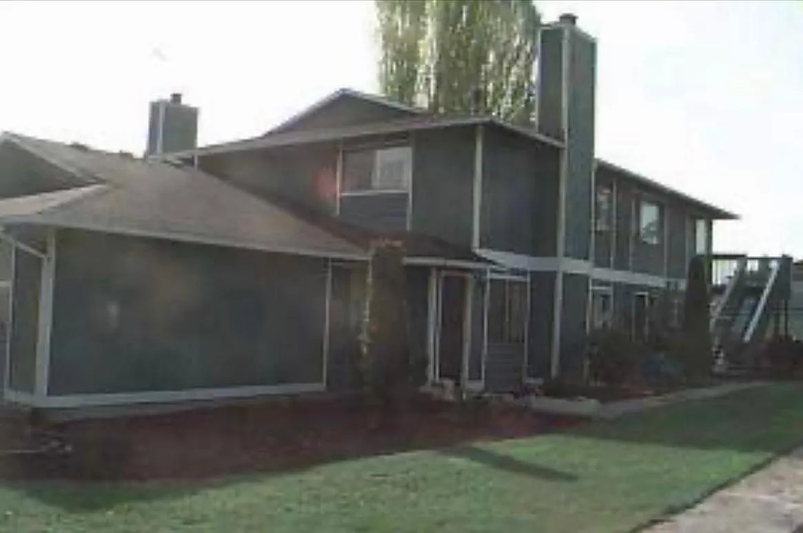 2 bed, 1050 sqft, $2,099 — Photo 1
