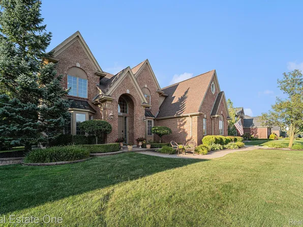 1220 Rothwell Dr, Troy, MI 48084