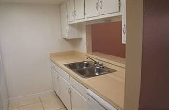 4th image of 4216 S Manhattan Ave APT 204