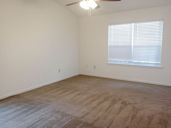 3rd image of 4924-4926 W Millbrook Dr #26b8b0149