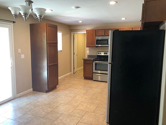 Kitchen - doorway to laundry room