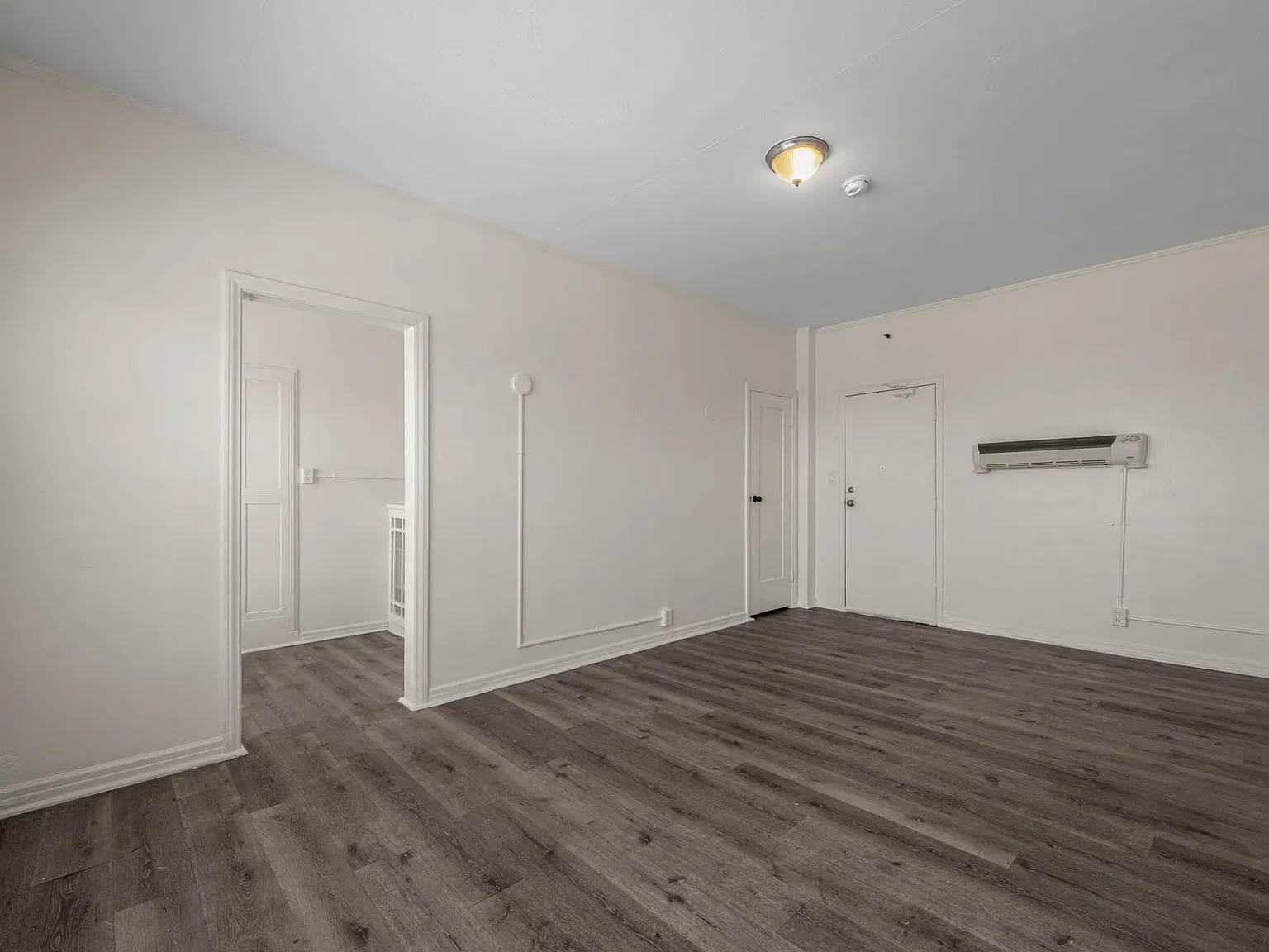 526 S Union Dr — Photo 2
