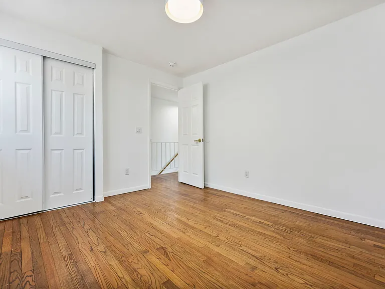 305 Mill Rock Rd — Photo 20