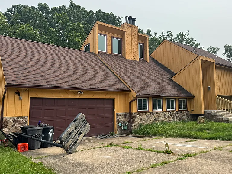 143 Regal Ct — Photo 2