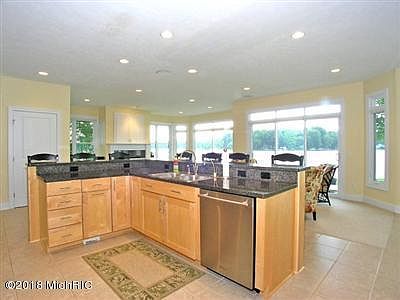 5th image of 8850 Breezy Point