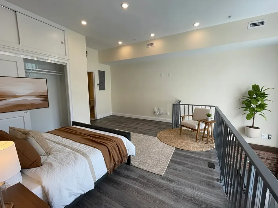 1028 Commonwealth Ave #103