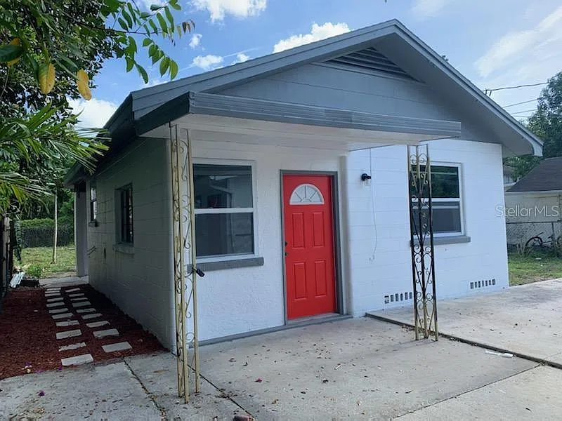 413 E Floribraska Ave #B