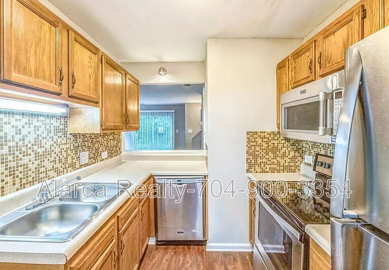 3136 Driftwood Dr #A — Photo 4