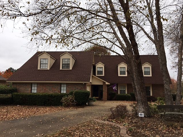 1st image of 15 Dogwood Lake Dr