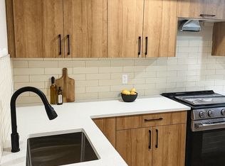 2171 52nd St SW UNIT 2, Edmonton, AB T6X1Z7