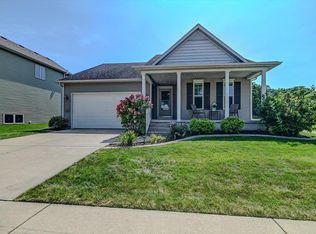 5015 Eagles Perch Dr, Madison, WI 53718
