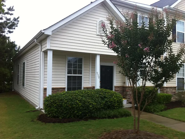 930 Cinnamon Dr — Photo 1