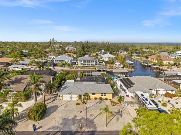 3462 Pine Tree Dr, Saint James City, FL 33956