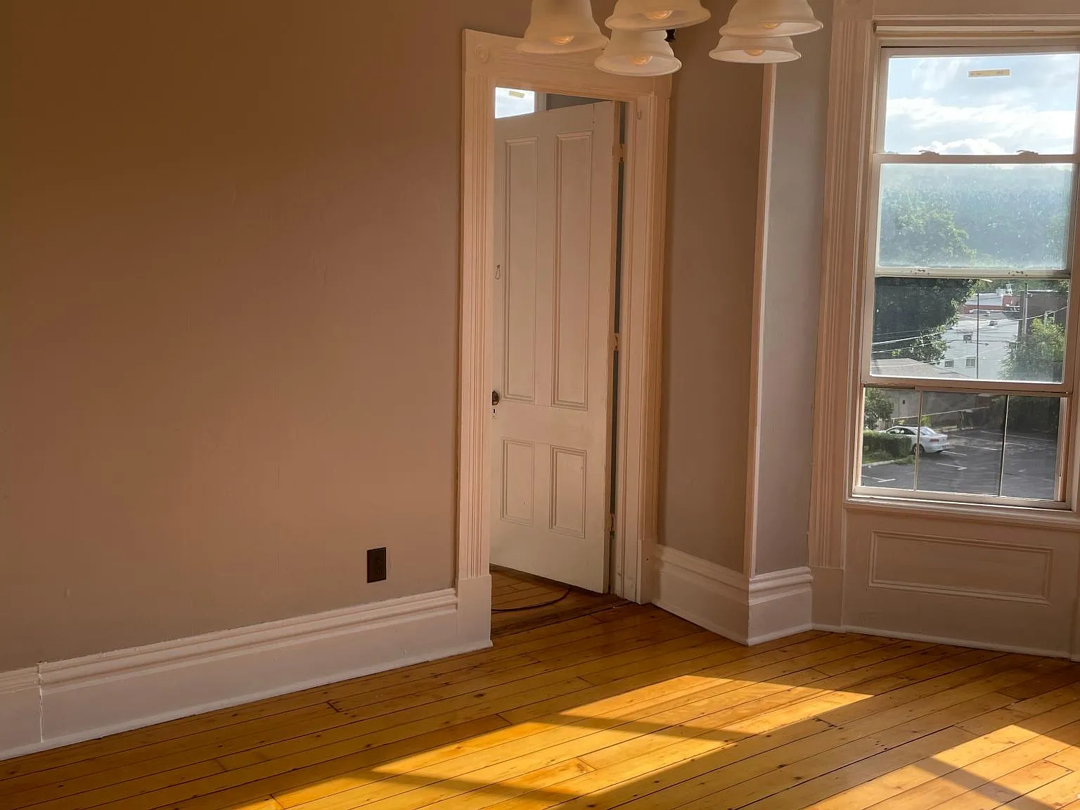 2 bed, 1100 sqft, $1,475 — Photo 3