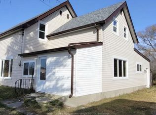 21062 Loyalist Pkwy, Prince Edward County, ON K0K1L0