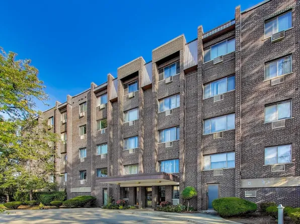 8444 W Wilson Ave Unit 312, Chicago, IL 60656