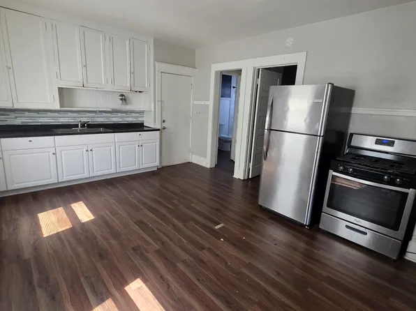 916 S 73rd St #4, Milwaukee, WI 53214
