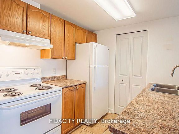 4th image of 310 Central Park Dr #5L