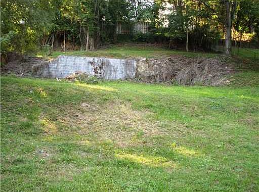 2nd image of 821 Myrtle Rd