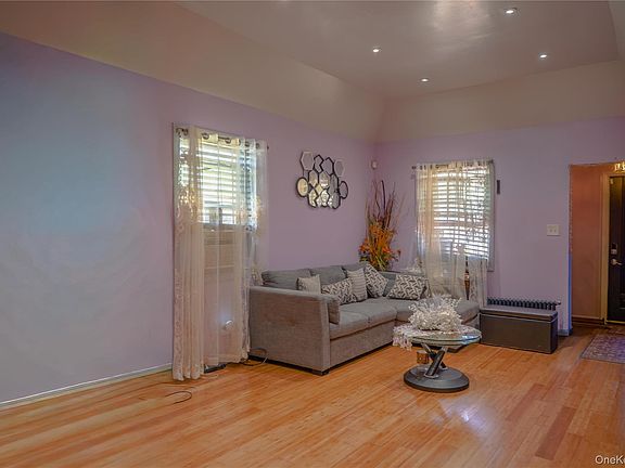 4th image of 17910 Mathewson Court