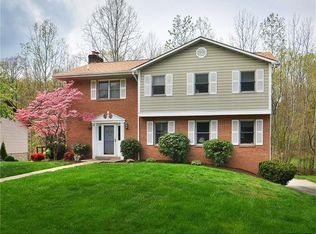118 Apple Hill Dr, Delmont, PA