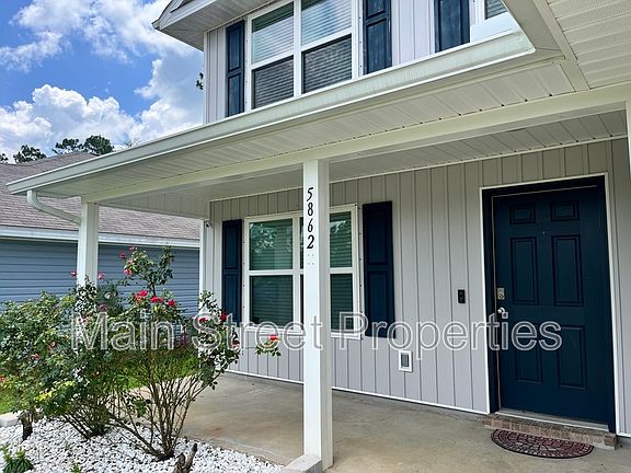 3rd image of 5862 Blackhorse Cir