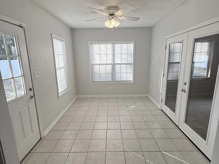 1132 Lancelot Ln — Photo 8