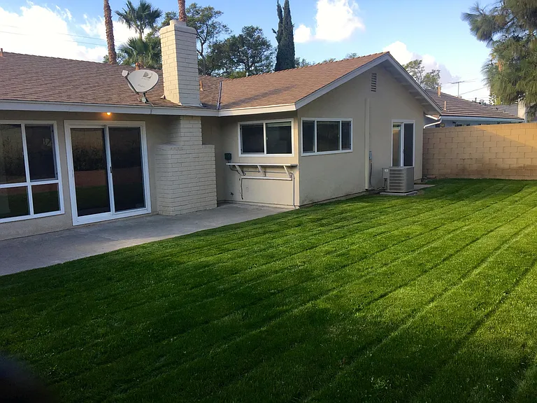 345 S Harwood St — Photo 13