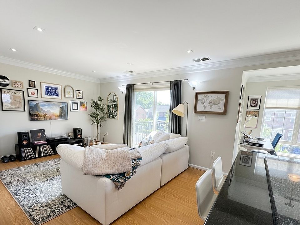 1st image of 416 S Veitch St APT 307