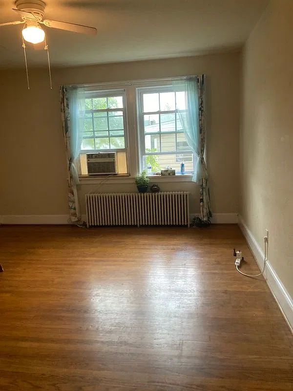 2 bed, 1.0 bath, 900 sqft, $1,600 — Photo 4