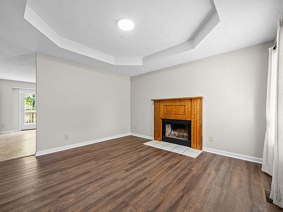 5th image of 580 Somerset Ln