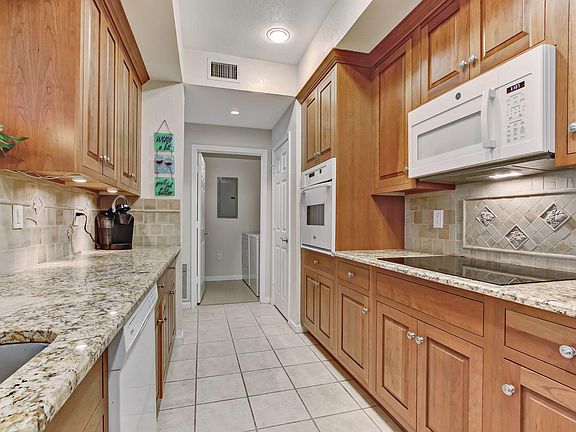 5th image of 10075 GATE Parkway #1313