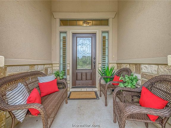 2nd image of 1753 Summit Crossing Ln