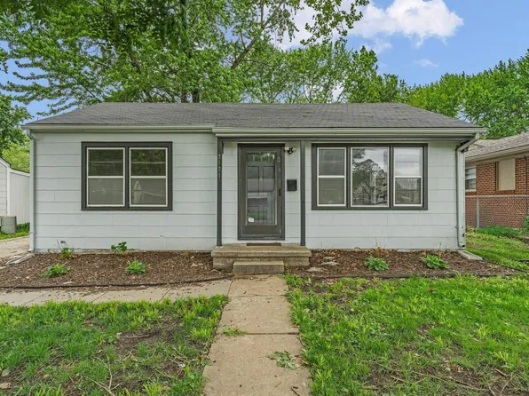 2121 SW Jewell Ave, Topeka, KS 66611