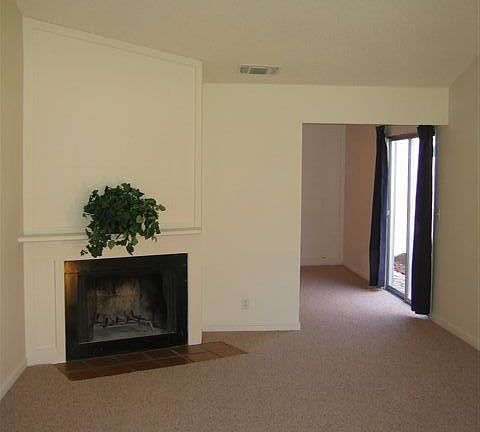 Large Family Room with Vaulted Ceilings