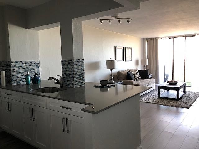 1st image of 2450 NE 135th St APT 908